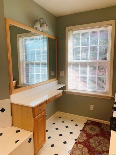 34 Gln Ave, Norwalk CT 06850-1835 exterior