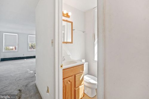 131 Greenwich St, Philadelphia PA 19147-6023 exterior