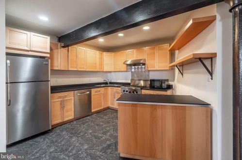 720 Hicks St, Philadelphia PA  19146-2116 exterior