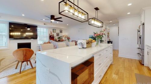 17 Maddox Ave, Milford CT 06460-6226 exterior