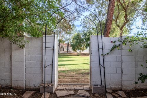 7035 28th Dr, Phoenix AZ 85051-4024 exterior