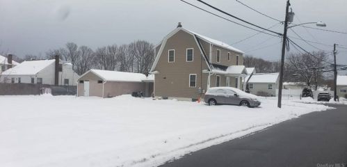 98 Cordello Ave, Central Islip, NY 11722-4156