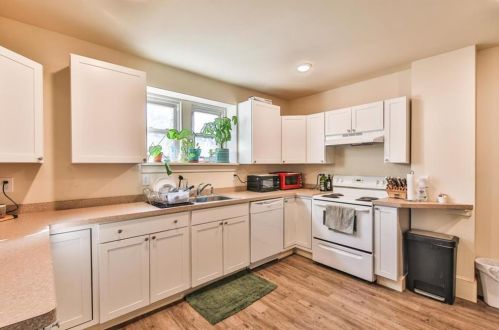 103 Church St, Slatington PA 18080-1825 exterior