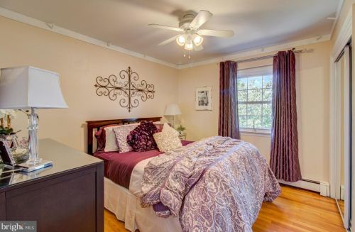 200 Applegate Dr, Trenton NJ 08690-1303 exterior