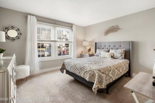 102 Daffodil Dr, Jackson Twp NJ  08527-4171 exterior