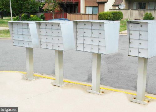 3843 El Camino Pl, Alexandria VA 22309-1445 exterior