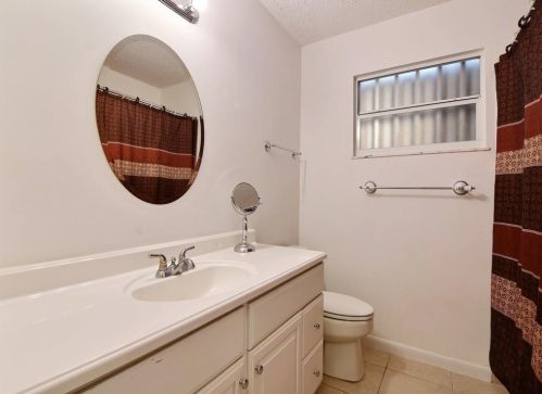 7304 Deland Ave, Fort Pierce FL 34951-1425 exterior