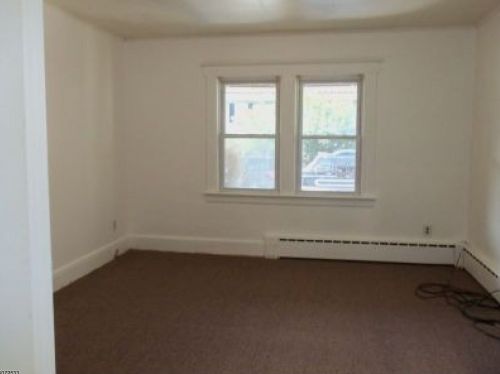 225 Main St, Bound Brk NJ 08805-1837 exterior