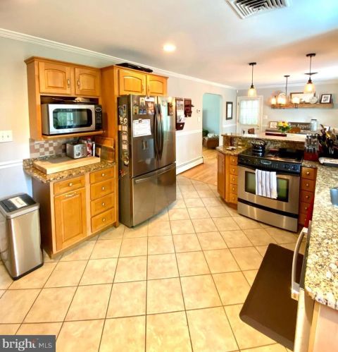 4413 Laurel Rd, Alexandria VA  22309-2522 exterior