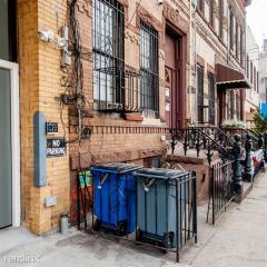 8 Lombardy St, Brooklyn, NY 11222-5114