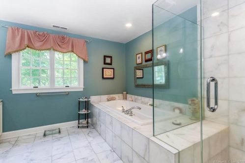 34 Rockhouse Rd, Wilton CT 06897-1827 exterior