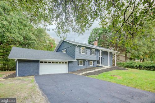 8901 Linton Ln, Alexandria, VA 22308-2731