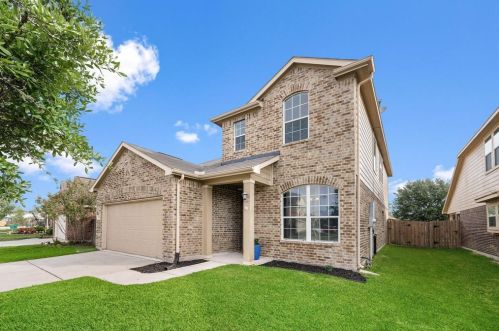 435 Woodhaven Forest Dr, Conroe, TX 77304-1792