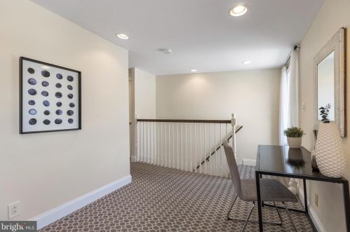 1915 Carpenter St, Philadelphia PA 19146-2615 exterior