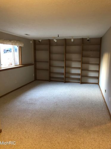 450 Macomb Ave, Grand Rapids MI 49534-3549 exterior