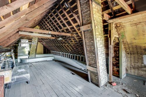 1915 Roscoe St, Chicago IL 60618-5236 exterior