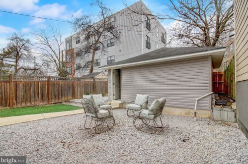 2911 17th St, Washington DC  20018-1825 exterior