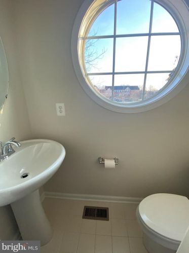 2810 Admiral Rdg Rd, Accokeek MD 20607-3760 exterior