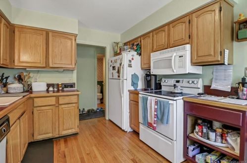 30 Sycamore Dr, Middletown NY 10940-5406 exterior