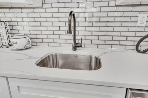 45 Harmon Rd, Edison NJ  08837-2723 exterior