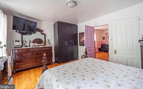 739 Charlotte St, Pottstown PA 19464-5947 exterior