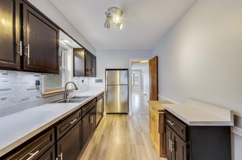 6712 Devon Ave, Chicago IL 60646-3703 exterior