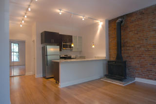 2200 Clark St, Chicago IL  60614-3855 exterior