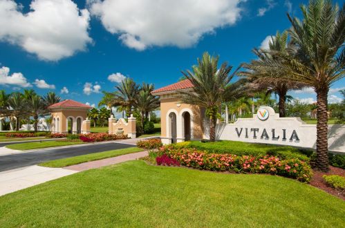 9521 Royal Poinciana Dr, Fort Pierce FL 34987-2514 exterior