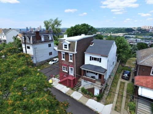 2801 Cobden St, Pittsburgh PA 15203-2608 exterior