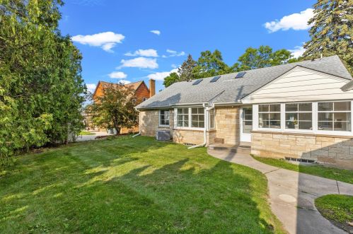 185 85th St, Milwaukee WI  53226-4601 exterior