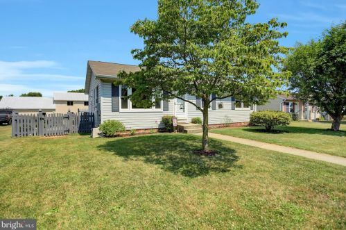 484 Columbus Ave, Littlestown PA 17340-1516 exterior