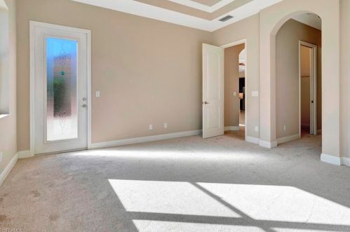 1638 Serrano Cir, Naples FL 34105-4953 exterior