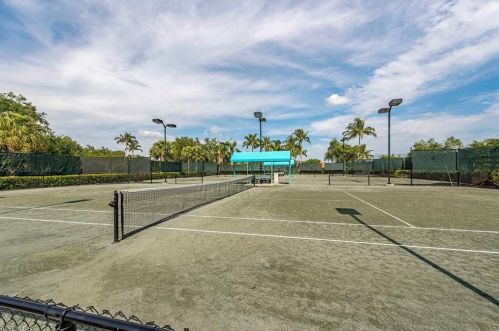 4596 Pasadena Ct, Naples FL 34109-1371 exterior