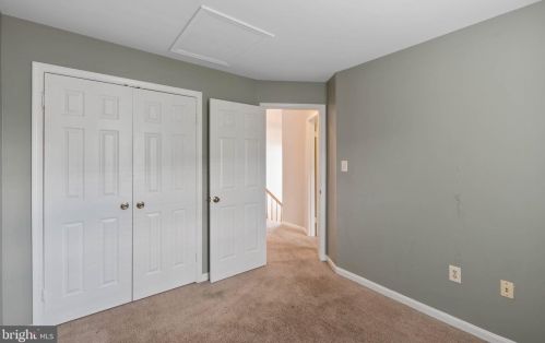 7047 Chesley Search Way, Alexandria VA 22315-4754 exterior