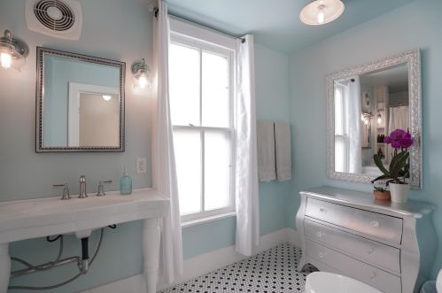 832 Elmwood St, Kalamazoo MI 49007-3236 exterior