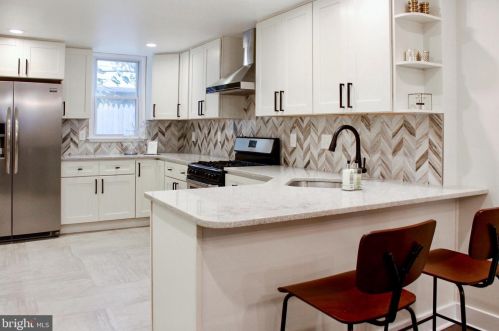 438 Mercy St, Philadelphia PA  19148-2507 exterior