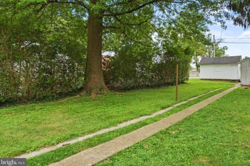 269 High St, Hummelstown PA 17036-1908 exterior