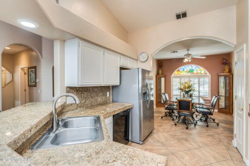 1534 Bank Swallow Rd, Green Valley AZ 85614-6025 exterior