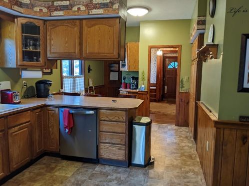 110 Highland St, Woonsocket RI 02895-1815 exterior