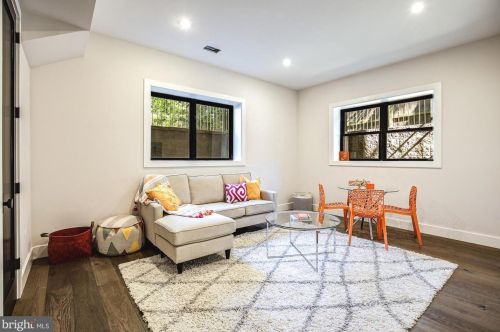 6160 Hardy Dr, Mc Lean VA 22101-3112 exterior