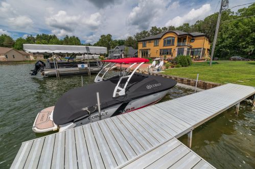 952 Eagle Lk Dr, Kalamazoo MI 49009-8429 exterior