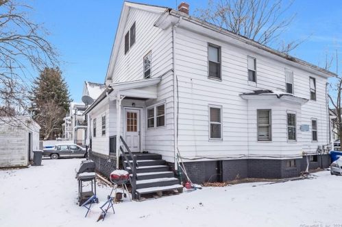 29 Burns Ave, Enfield CT 06082-3524 exterior