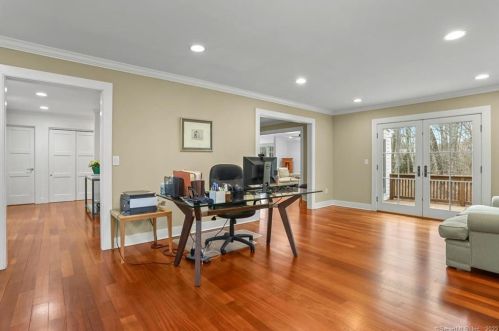 231 Bayberry Ln, Westport CT 06880-4026 exterior