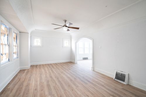 7017 43rd St, Milwaukee, WI 53209-2218