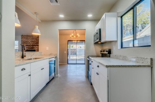 10455 Bridgestone Pl, Tucson AZ 85730-5001 exterior