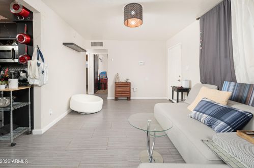 8109 28 Ave, Phoenix AZ 85009-5042 exterior