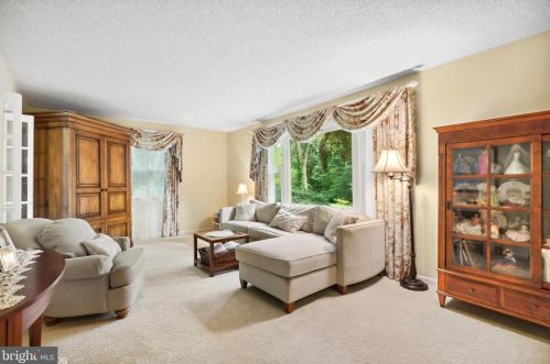 217 Vly Rd, Media PA 19063-5616 exterior