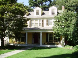 16 Kingswood Rd, Newton, MA 02466-1013