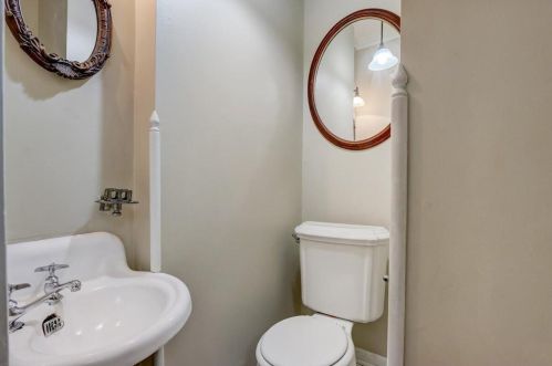 2109 Kenwood Blvd, Milwaukee WI  53211-3311 exterior