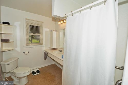 1214 Walnut St, Hanover PA 17331-1529 exterior